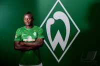 Fussball 1. Bundesliga, Saison 2012/2013, Werder Bremen: Assani Lukimya im exklusiven Pressefoto ULMER Fotoshooting