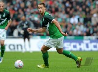 Fussball, 1. Bundesliga, Saison 2010/2011: Bremen, ARNAUTOVIC am Ball