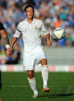 Fussball International, Testspiel: Real Madrid, OEZIL am Ball