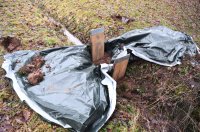 UNFALL auf der L 385 Ofterdingen - Dettingen: Ein LKW kippt Diesel droht in den Katzenbach zu laufen