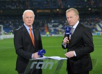 FUSSBALL  CHL  Saison 2011/2012: TV Experte Beckenbauer und Sat 1 Moderator Kerner