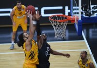 Basketball 1. Bundesliga 16/17 Hauptrunde: Walter Tigers Tuebingen -  Telekom Baskets Bonn