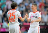Fussball 1. Bundesliga, Saison 2011/2012: Thomas Mueller (li, ) mit Bastian Schweinsteiger (FC Bayern Muenchen)