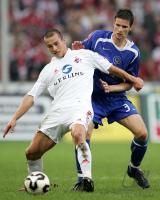 Fussball 1. Bundesliga: Koeln - Berlin, Zweikampf