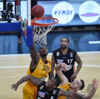 Basketball 1. Bundesliga 15/16 Hauptrunde: Walter Tigers Tuebingen - ratiopharm Ulm