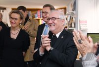 Bischof Dr. Gebhard Fuerst segnet die Buchhandlung Wekenmann