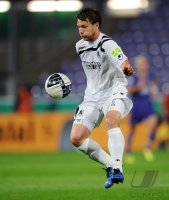 FUSSBALL, DFB Pokal 1. Hauptrunde: 1860 Muenchen, HALFAR am Ball