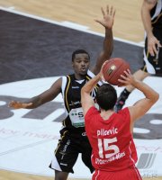Basketball 1. Bundesliga 2011/2012:  Walter Tigers Tuebingen - LTG Giessen