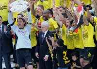Fussball 1. Bundesliga Saison 2010/2011: Dortmund - Frankfurt