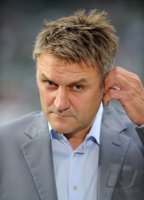 Fussball 1. Bundesliga, Saison 2011/2012: BEIERSDORFER