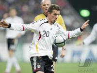 Fussball Nationalmannschaft: PODOLSKI Einzelaktion am Ball