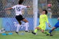 FUSSBALL  Olympia 2008  Halbfinale Frauen Deutschland - Japan