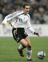 Fussball Nationalmannschaft: KLOSE Einzelaktion am Ball