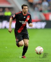 Fussball: 1. Bundesliga Saison 2010/2011: Leverkusen, CASTRO am Ball