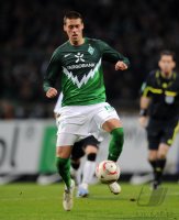 Fussball: 1. Bundesliga Saison 2010/2011: Bremen, WAGNER am Ball