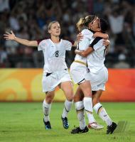 FUSSBALL  Olympia 2008   Viertelfinale Halbfinale Frauen  Japan - USA