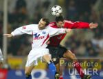 Fussball 1. Bundesliga: Leverkusen - HSV, Zweikampf
