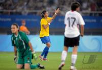 FUSSBALL  Olympia 2008   Halbfinale  Frauen   Brasilien - Deutschland