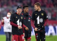 Fussball 1. Bundesliga Saison 21/22: JUBEL FC Bayern Muenchen feiert die 32. Meisterschaft