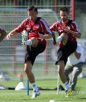 Fussball 1. Bundesliga: Ivica Olic, Diego Contento (v. li., FC Bayern Muenchen)