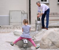 Tuebingen; Einweihung Spielplatz Metzgergasse mit Oberbuergermeister Boris Palmer (Die Gruenen)