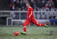 Fussball DFB Pokal : ELFMETER TOR zum 2:2 von Arjen Robben (FCB)