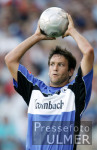 Fussball 1. Bundesliga: Bielefeld, SCHULER Einwurf