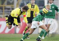 Fussball 1. Bundesliga: Dortmund - Wolfsburg, Zweikampf