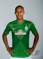 Fussball 1. Bundesliga, Saison 2012/2013, Werder Bremen: Theodor Gebre Selassie im exklusiven Pressefoto ULMER Fotoshooting
