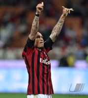Fussball International Serie A 13/14: JUBEL Nigel De Jong (AC Mailand)