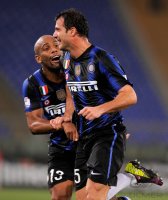 FUSSBALL SERIE A:  Maicon, Dejan Stankovic (v. li., Inter Mailand)