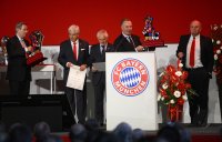 Fussball 1. Bundesliga : Jahreshauptversammlung FC Bayern Muenchen