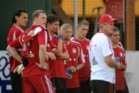 Fussball 1. Bundesliga Saison   2011/2012 : Daniel van Buyten , Torwart Manuel Neuer ,  Trainer Jupp Heynckes  (V. LI., FC Bayern Muenchen)
