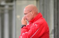Fussball 3. Bundesliga:  Trainer Juergen Seeberger (Stuttgart II)