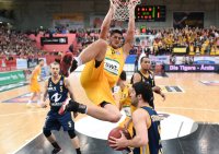 Basketball 1. Bundesliga 14/15 Hauptrunde:  Walter Tigers Tuebingen - Alba Berlin