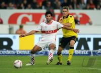 Fussball 1. Bundesliga : Serdar Tasci (li, VfB Stuttgart) gegen Lukasz Piszczek (re, Borussia Dortmund)