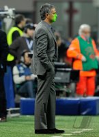 Fussball Champions League  Saison 2010/2011: Trainer Jose Mourinho (Real Madrid) / Laser