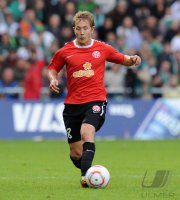 Fussball, 1. Bundesliga, Saison 2010/2011: Mainz, HOLTBY am Ball