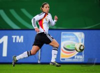 Fussball: International, Frauen Laenderspiel: Deutschland, GRINGS am Ball