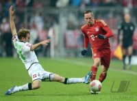 Fussball 1. Bundesliga, Saison 2012/2013:  Tony Jantschke (li, Borussia Moenchengladbach) gegen Franck Ribery (FC Bayern Muenchen)