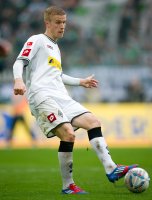 Fussball 1. Bundesliga, Saison 2011/2012: Oscar Wendt (Borussia Moenchengladbach)  Einzelaktion am Ball