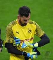 Fussball International CHL 19/20: Trainer Lucien Favre (Borussia Dortmund)