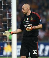 FUSSBALL INTERNATIONAL  CHL Viertelfinale 11/12: Torwart Christian Abbiati (AC Mailand)