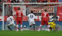 FUSSBALL 1. BUNDESLIGA: Bayern Muenchen - Gladbach