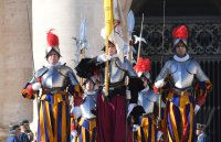 Rom; Papst Franziskus I. spricht den Urbi Et Orbi Segen