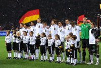 Fussball International EM 2012-Qualifikation:  TEAMAUFSTELLUNG Lukas PODOLSKI, Mesut OEZIL, Sami KHEDIRA (Deutschland)  Per MERTESACKER , Toni KROOS, Holger BADSTUBER, Miroslav KLOSE, Heiko WESTERMANN, Thomas MUELLER, Manuel NEUER (v.li., Deutschland)