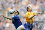 Fussball 1. Bundesliga: Schalke - Berlin, Zweikampf