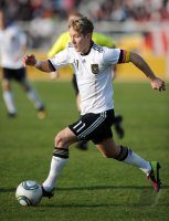 Fussball: International Saison 2010/2011: Deutschland U21, HOLTBY am Ball