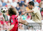 Fussball 1. Bundesliga: Leverkusen - Bayern, Zweikampf