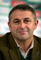 Fussball 1. Bundesliga, Saison 2011/2012: Pressekonferenz Werder Bremen zur Vertragsverlaengerung von Manager und Trainer